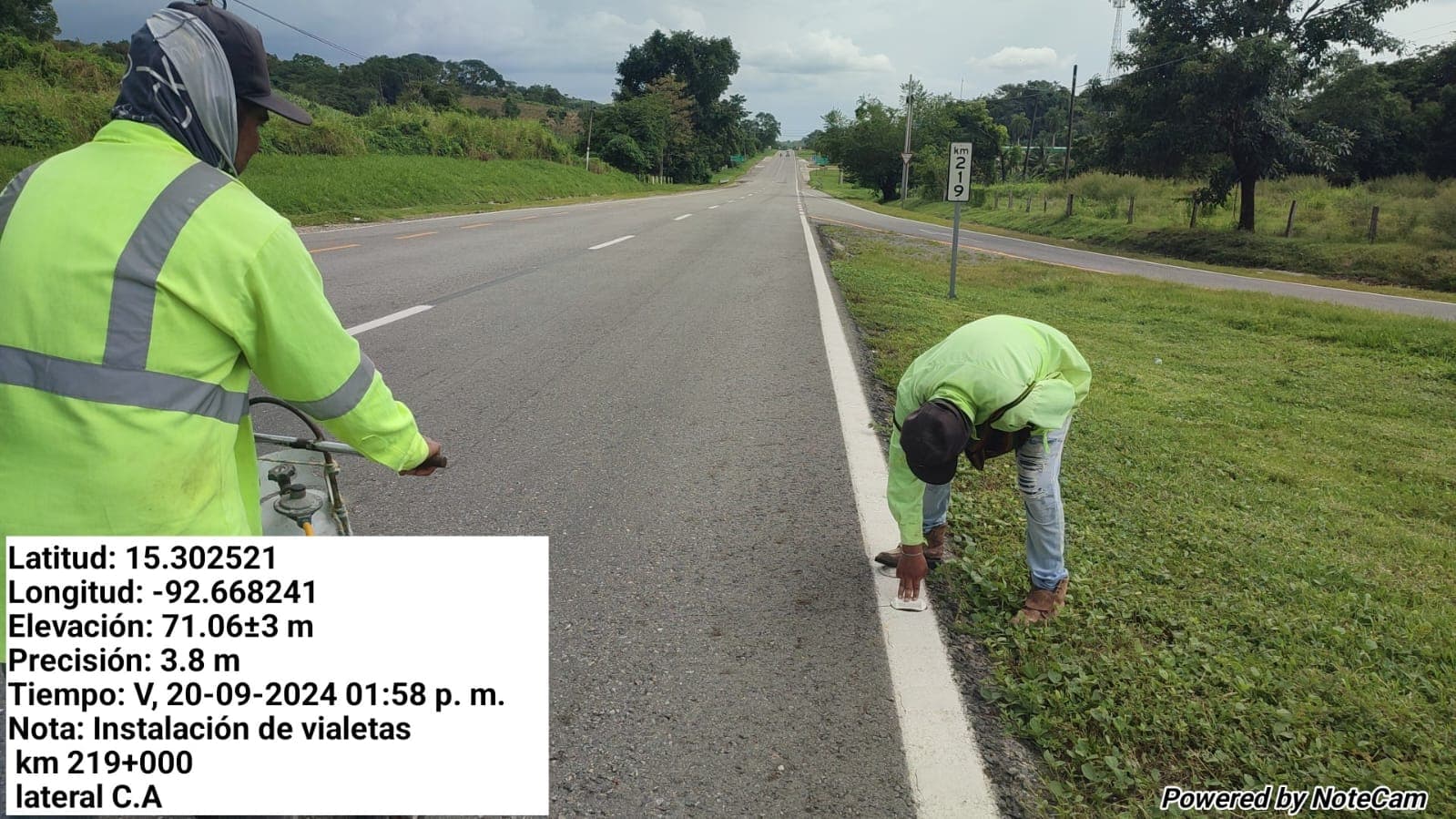 Trabajo de instalación realizado en carretera